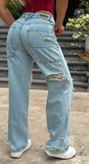 Jean Bota recta CON ROTOS BUCK JEANS