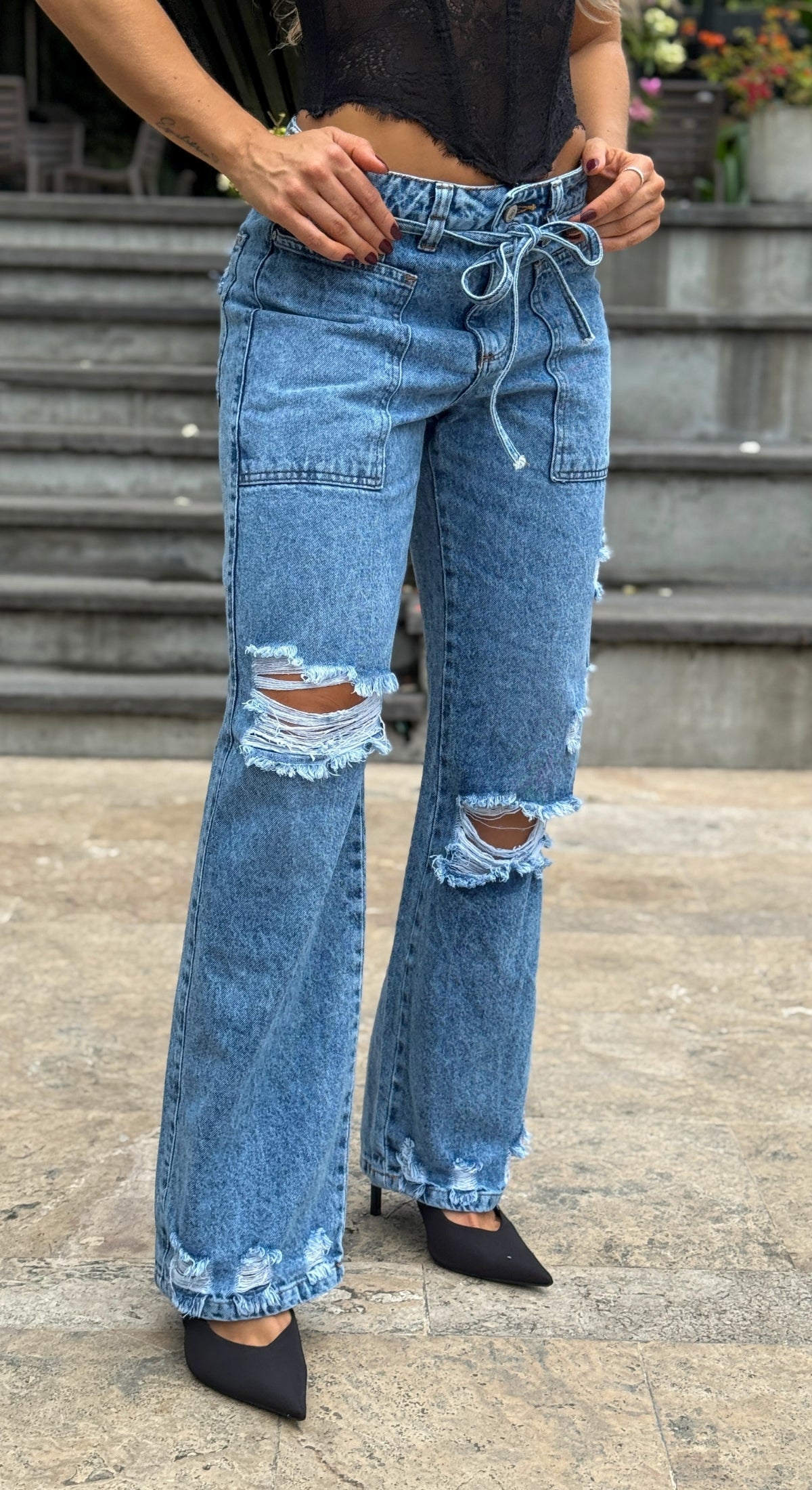 BOTA RECTA CINTURON AZUL CON CORDÓN BUCK LOS MEJORES JEANS DE COLOMBIA